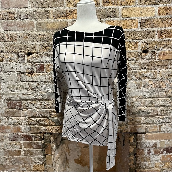 New York & Company Tops - ☀️☀️☀️ 4/$20 New York & Company windowpane side tie top